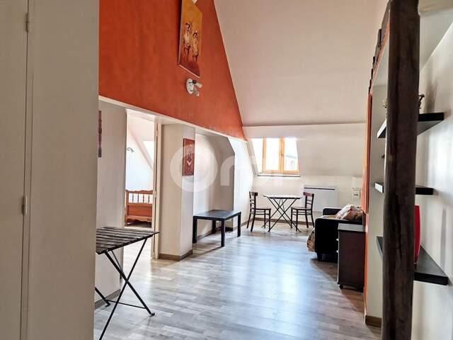 Centre-ville - Meublé avec loggia — photo du bien