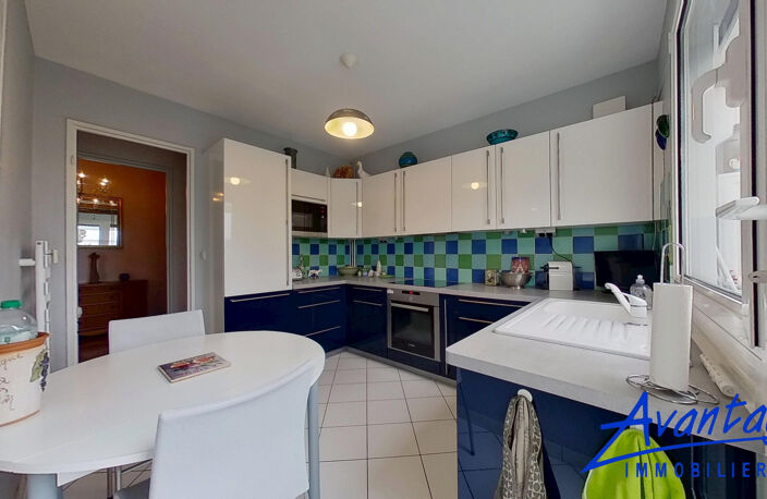 Bel appartement traversant avec loggia, parking et cellier — photo 2