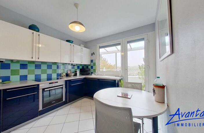 Bel appartement traversant avec loggia, parking et cellier — photo 5