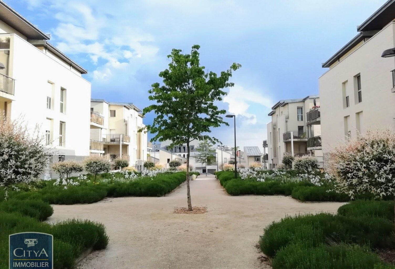 Location appartement 2 pièces 41 m² à Tours (37100) — photo 1