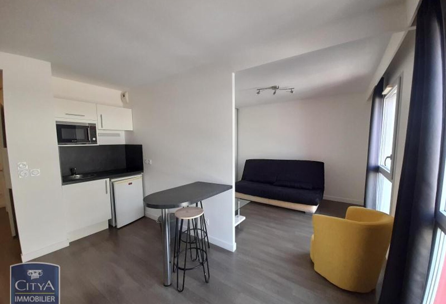 Location appartement 1 pièce 32 m² à Tours (37000) — photo 1