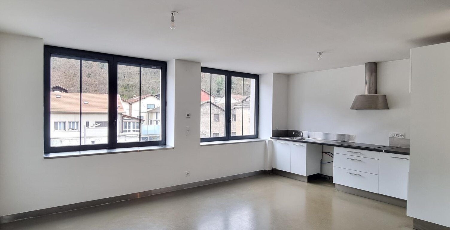 Location appartement 4 pièces 91 m² à Rive-de-Gier (42800) — photo 1