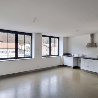 Appartement 4 pièces 880 €