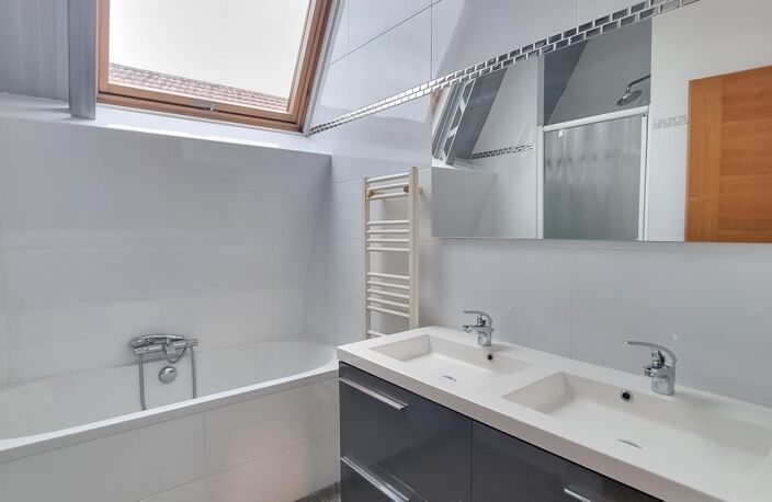 Location appartement 4 pièces 91 m² à Rive-de-Gier (42800) — photo 4