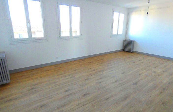 AURILLAC T4 GARAGE — photo 2