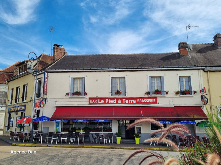 BAR BRASSERIE PMU, ST FLORENTIN 200 M² — photo 1