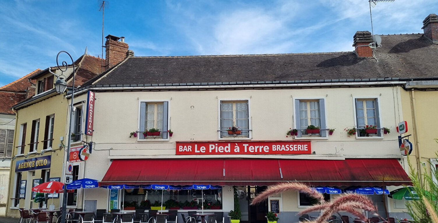 BAR BRASSERIE PMU, ST FLORENTIN 200 M² — photo 1