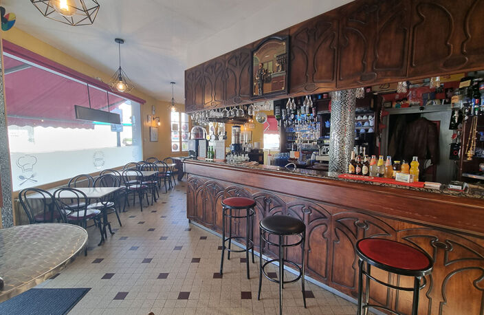 BAR BRASSERIE PMU, ST FLORENTIN 200 M² — photo 5