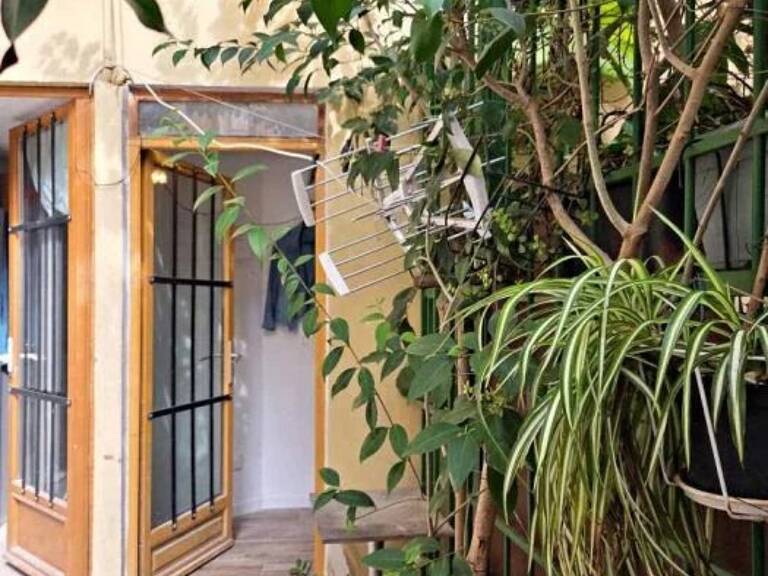 À vendre – Studio lumineux avec mezzanine et parking privatif – — photo 1