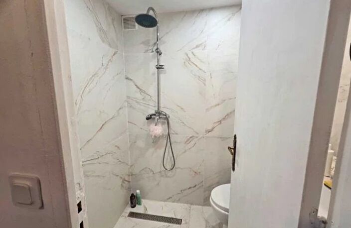 À vendre – Studio lumineux avec mezzanine et parking privatif – — photo 4