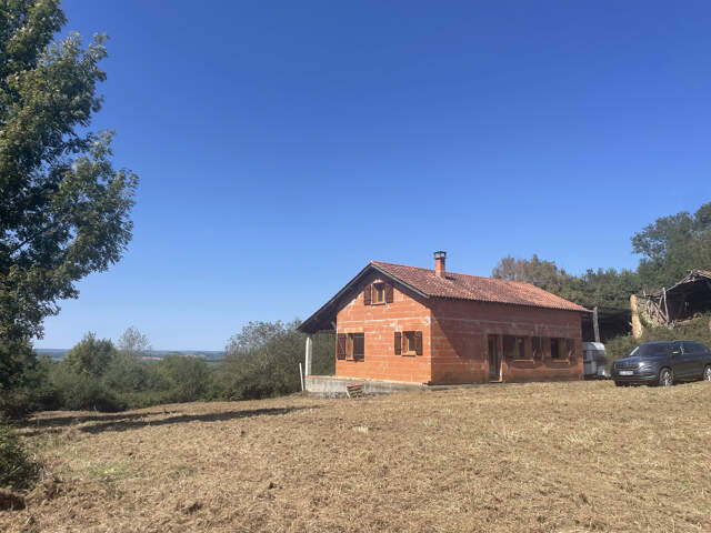 maison à finir sur terrain sans voisinage avec belle vue sur — photo du bien