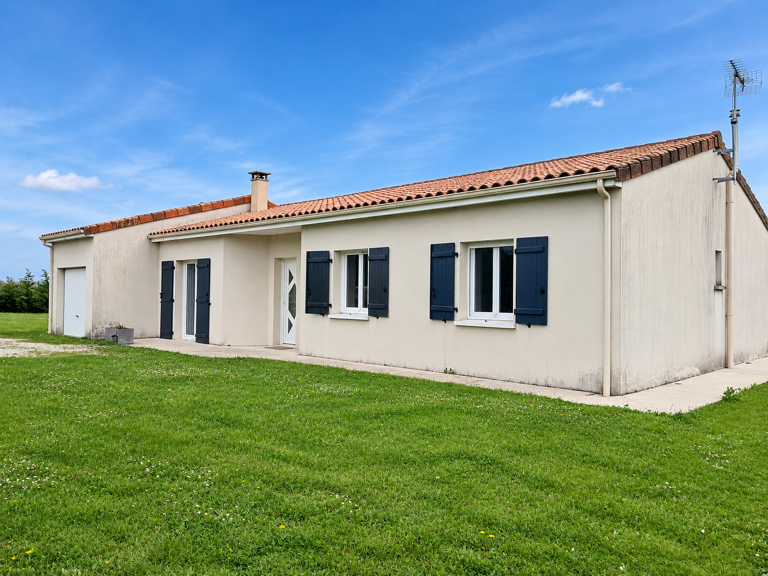 Maison de plain-pied 5 pièces avec terrain et garage — photo 1