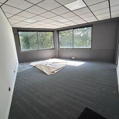 Bureau 5 pièces 1290 €