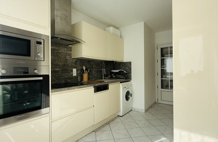 Spacieux  T2 avec balcon et stationnement — photo 3