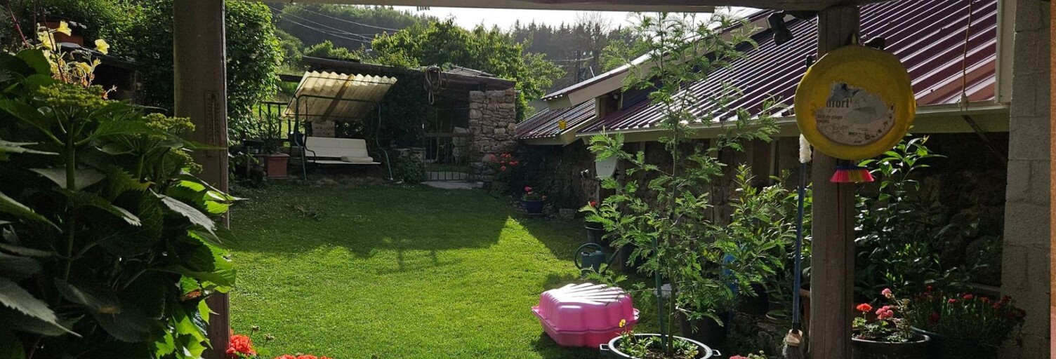 Maison 10 Pièces 245 m² à vendre à Lachapelle-Graillouse (07470)