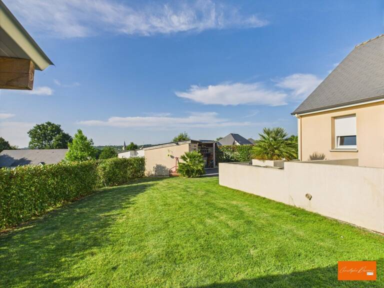 Pavillon de plain-pied tout confort avec piscine  Saint-Fraimbault-de-Prières — photo 1