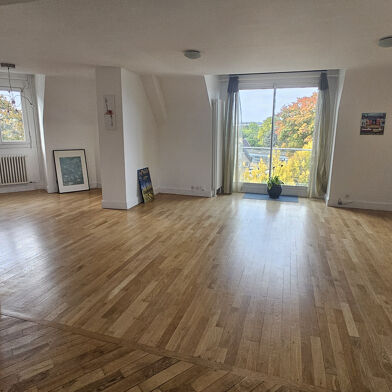 Appartement 4 pièces 166400 €