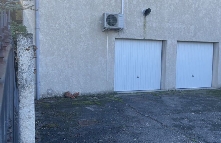 Places de parking extérieur centre du village. — photo 3
