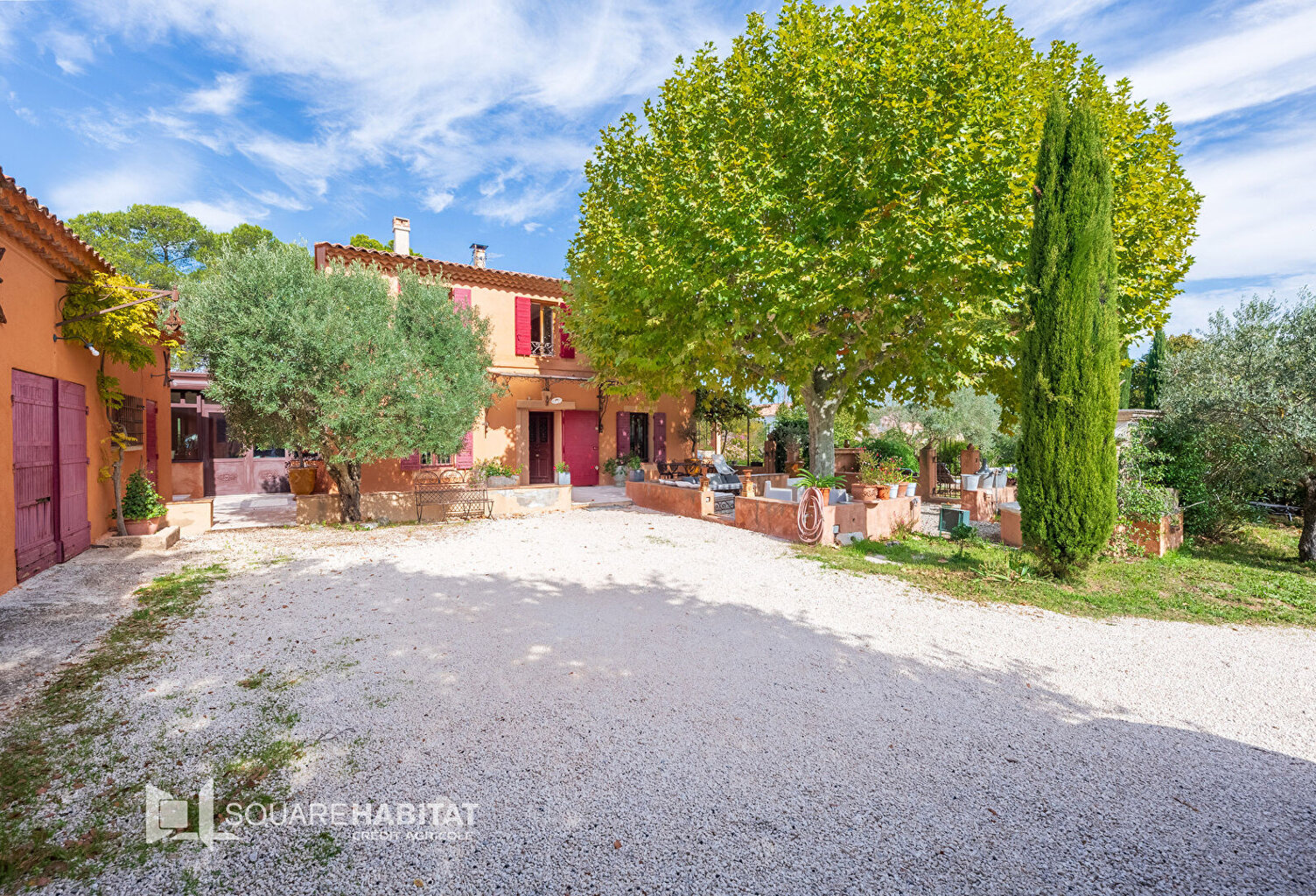 CABRIES:  Bastide de 254m² — photo 1