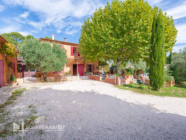 CABRIES:  Bastide de 254m² — photo du bien
