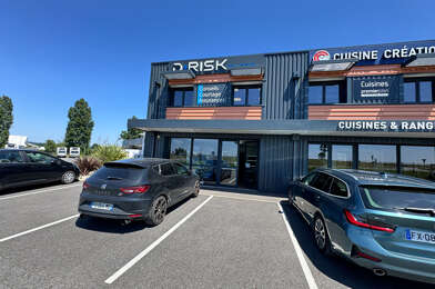 Commerce 4 pièces 1300 €