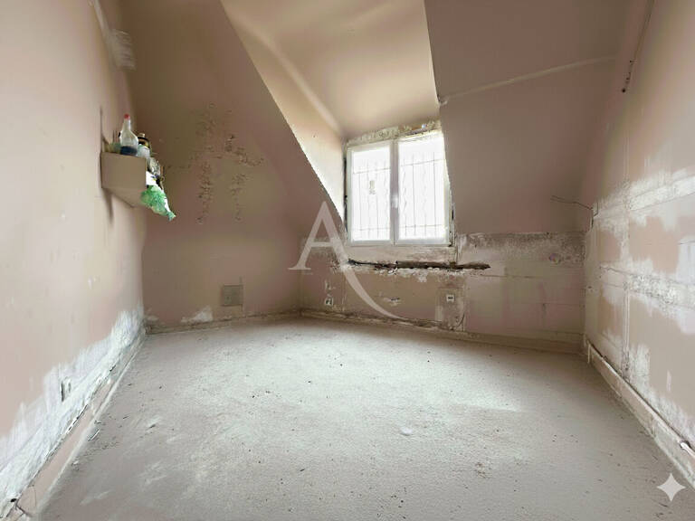 CHAMBRE DE BONNE AU FORT POTENTIEL ! — photo 1