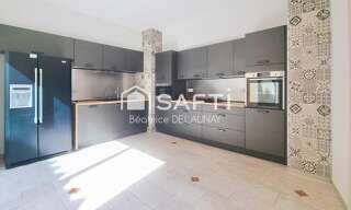 Maison 8 Pièces 219 m² à vendre à Saint-Laurent-d'Aigouze (30220)