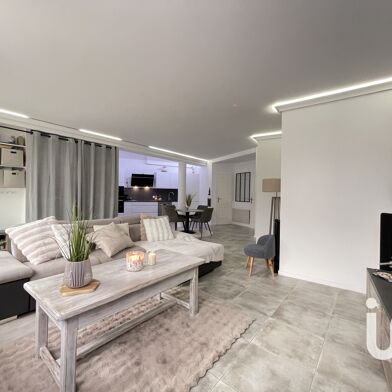 Appartement 4 pièces 220000 €