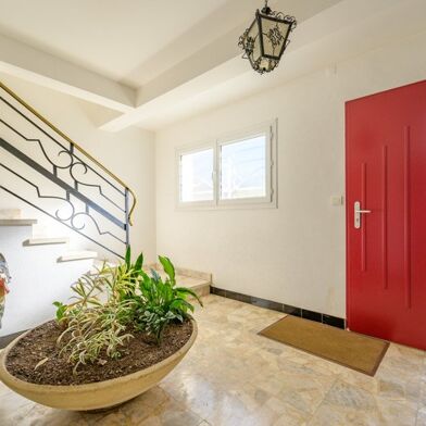 Maison 7 pièces 680550 €