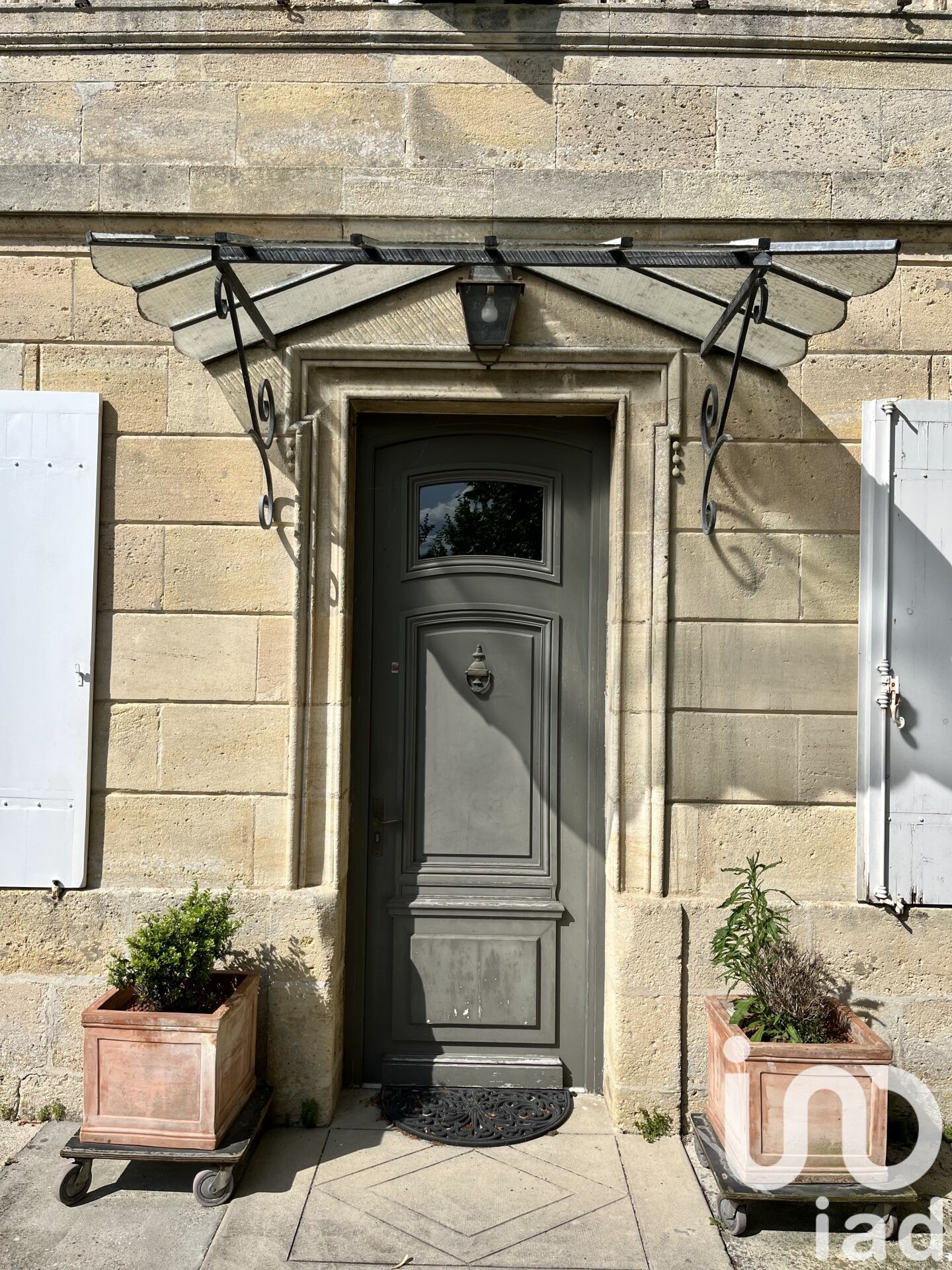 Ambarès-et-Lagrave - 215m² - 7p. - 5ch.