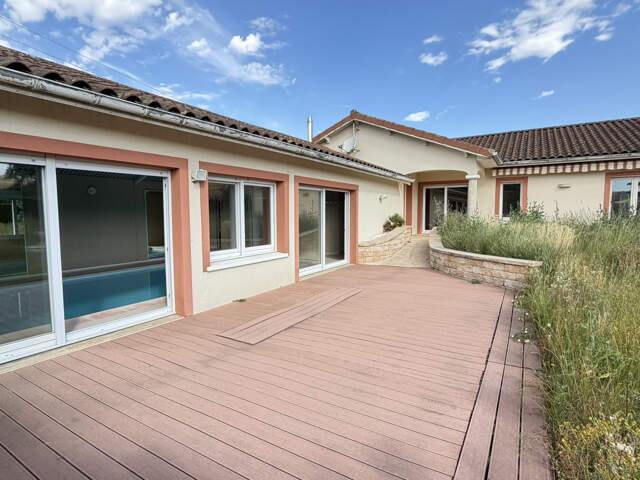 Villa Plain pied avec piscine intérieure — photo du bien