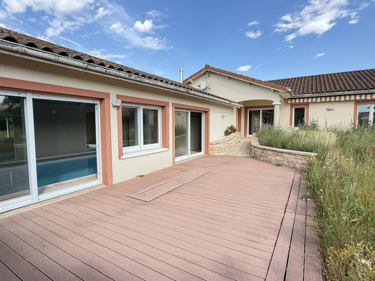 Villa Plain pied avec piscine intérieure — photo 1