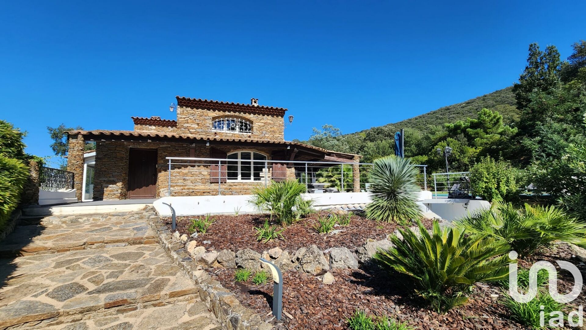 Cogolin - 264m² - 7p. - 6ch.