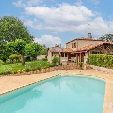 Maison 6 pièces 337920 €