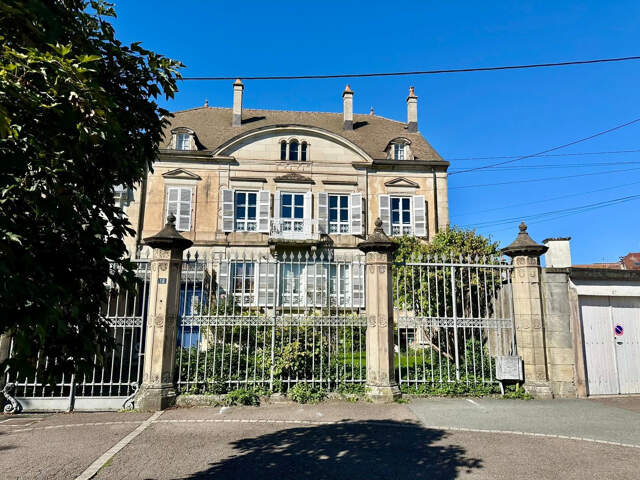 Vente belle maison de caractère avec 2 logements sur parc ar — photo du bien