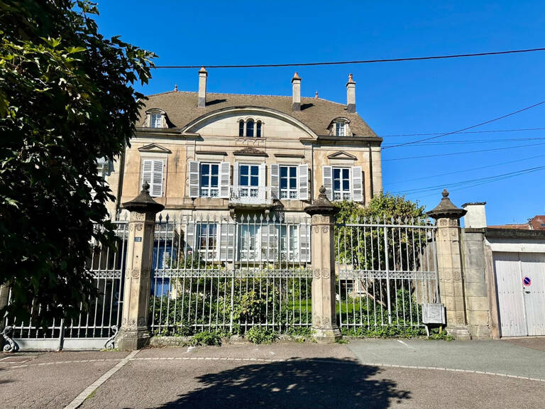 Vente belle maison de caractère avec 2 logements sur parc ar — photo 1