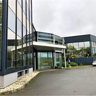 Commerce  3432000 €