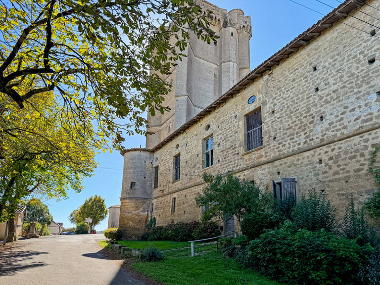 Dpt Gers (32), à vendre BASSOUES, partie du château, 174 m2 avec jardin 5000 m2 et piscine — photo 1
