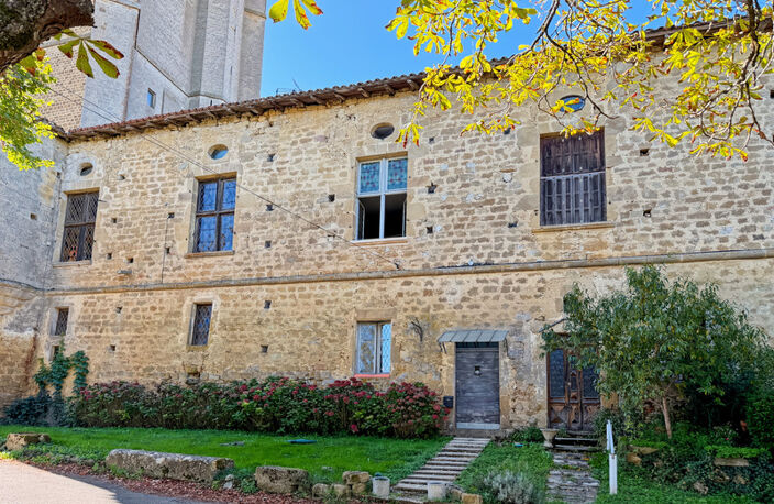 Dpt Gers (32), à vendre BASSOUES, partie du château, 174 m2 avec jardin 5000 m2 et piscine — photo 2