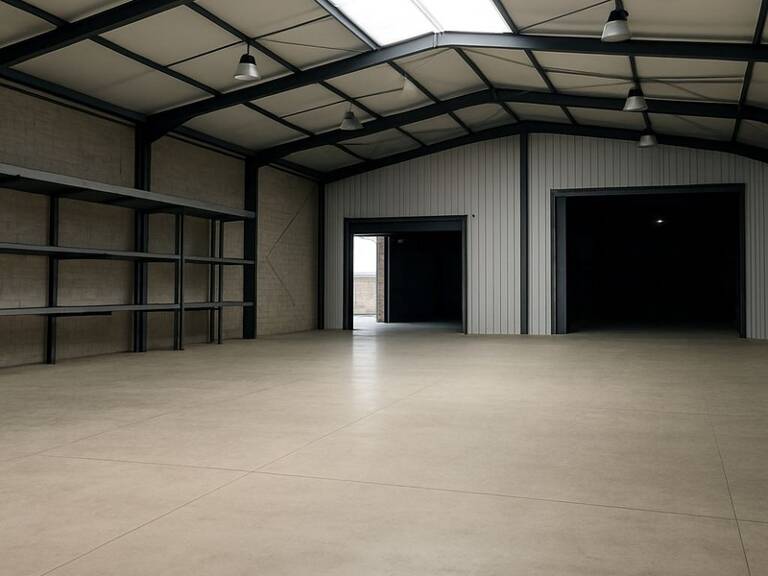 LOCAL de 1200 m2 sur une terrain de 5500m2 — photo 1