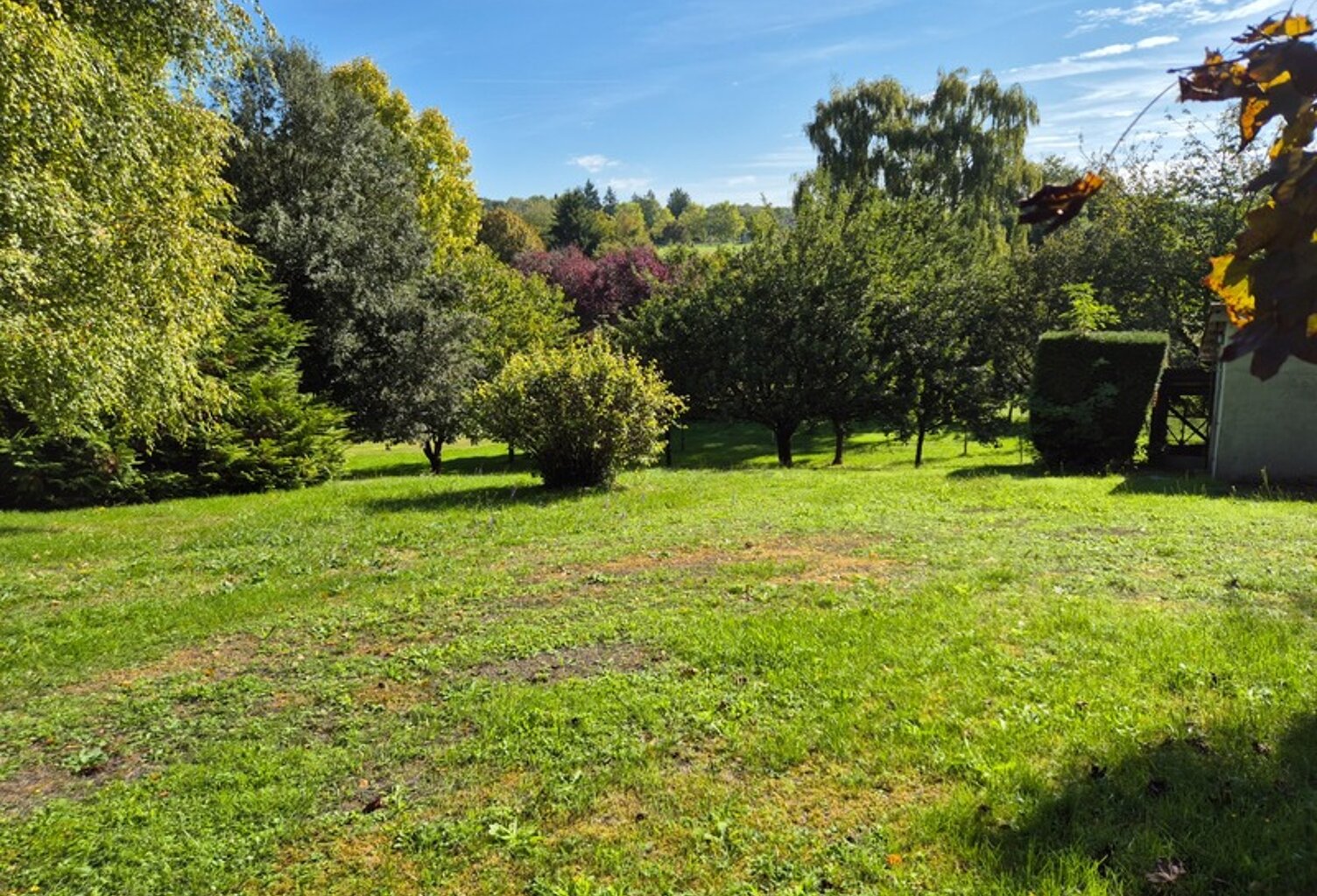 Superbe emplacement, 3000 m2, secteur calme, commerces et écoles en proximité — photo 1