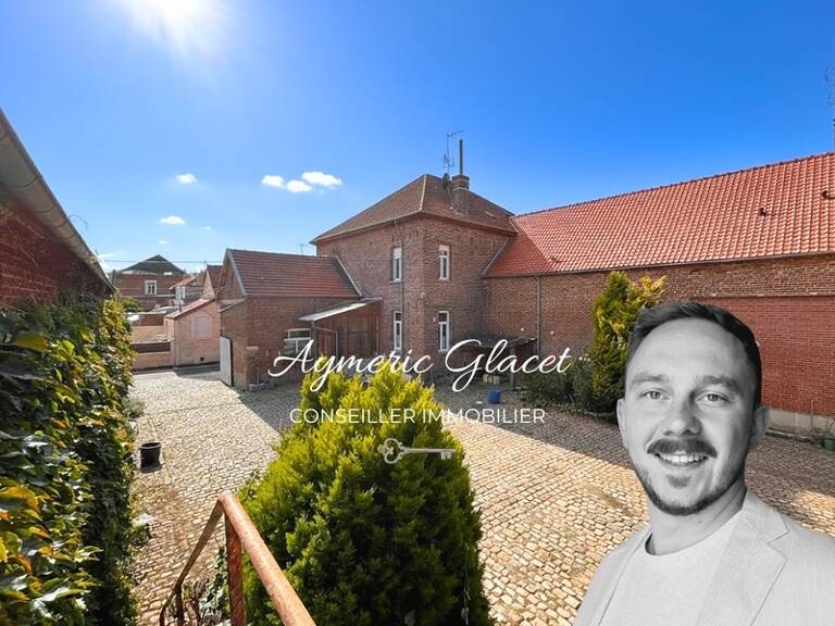   Noyelles-sur-Selle — Grande maison familiale de 234 m², dépendances et cour pavée. Une maison de caractère, désormais à 276 000 € — photo 1