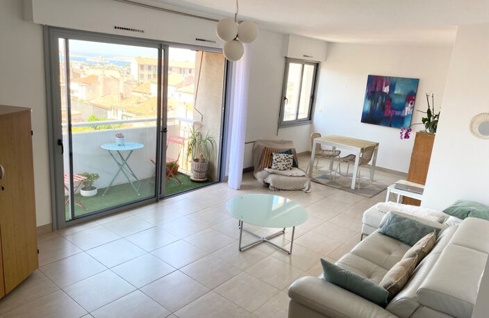 Appartement à vendre 3 pièces MARSEILLE 7EME ARRONDISSEMENT (13) — photo 2