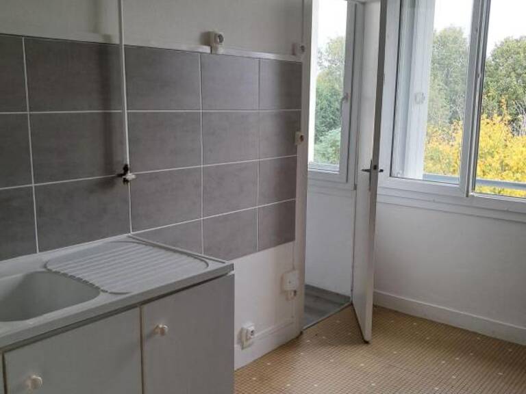 Appartement T4 CHATEAU RENAULT — photo 1