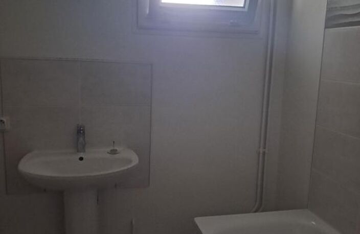 Appartement T4 CHATEAU RENAULT — photo 3