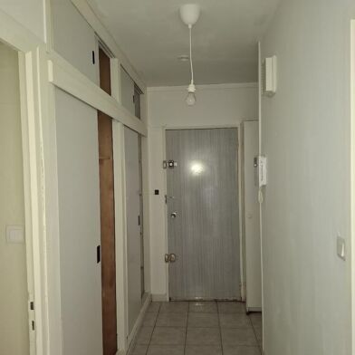 Appartement 3 pièces 700 €