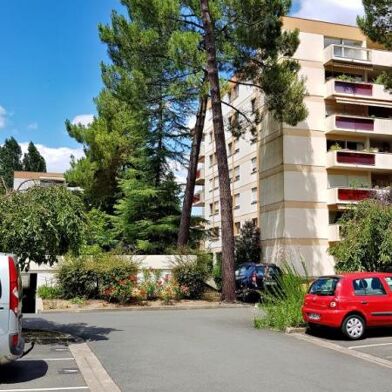 Appartement 6 pièces 1450 €