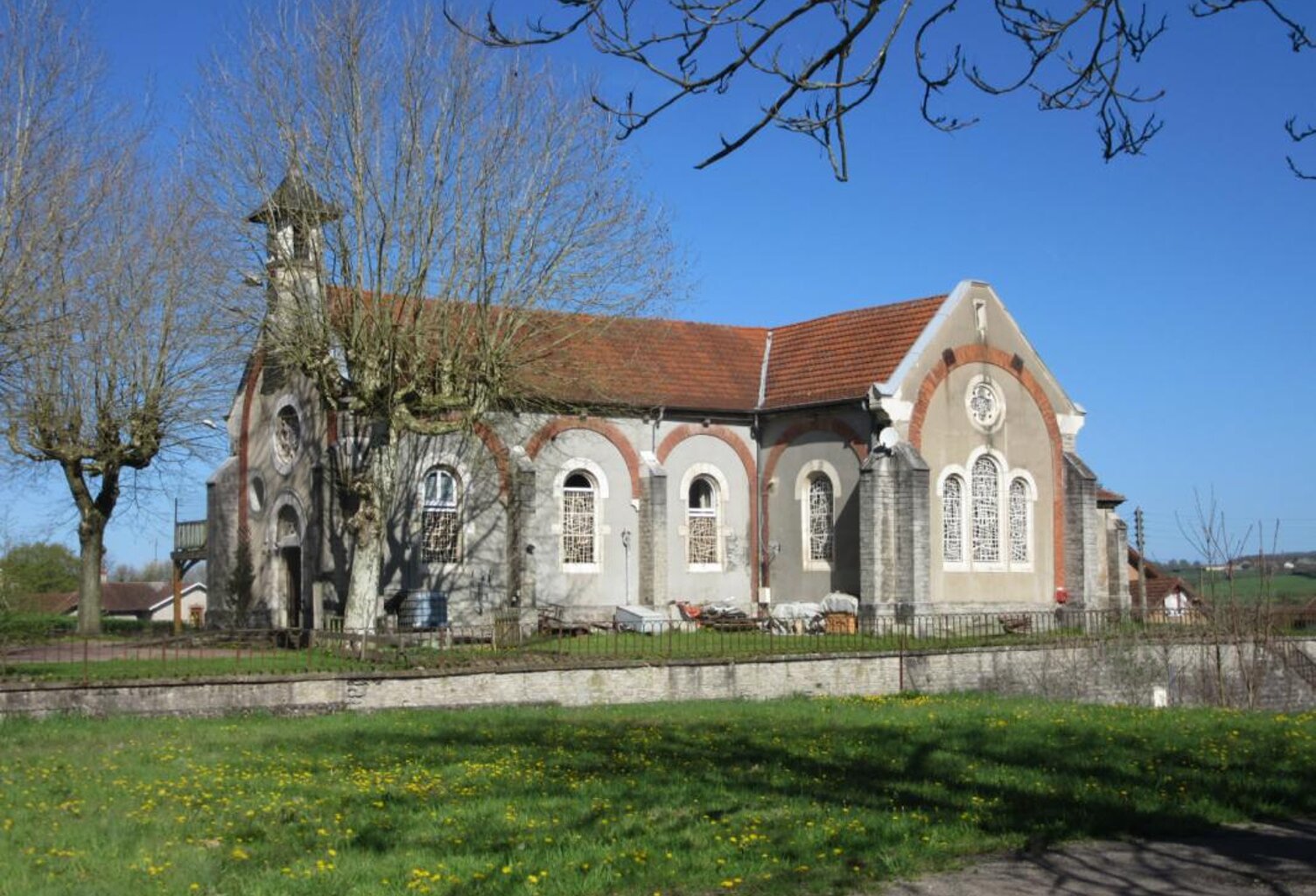Eglise fin XIXème réhabilitée en habitation avec atelier — photo 1