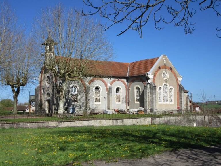 Eglise fin XIXème réhabilitée en habitation avec atelier — photo 1