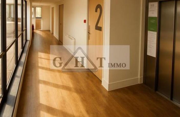 BUREAUX 363M² - REFAIT A NEUF — photo 2